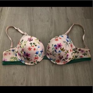 Victoria’s Secret bra size 36D